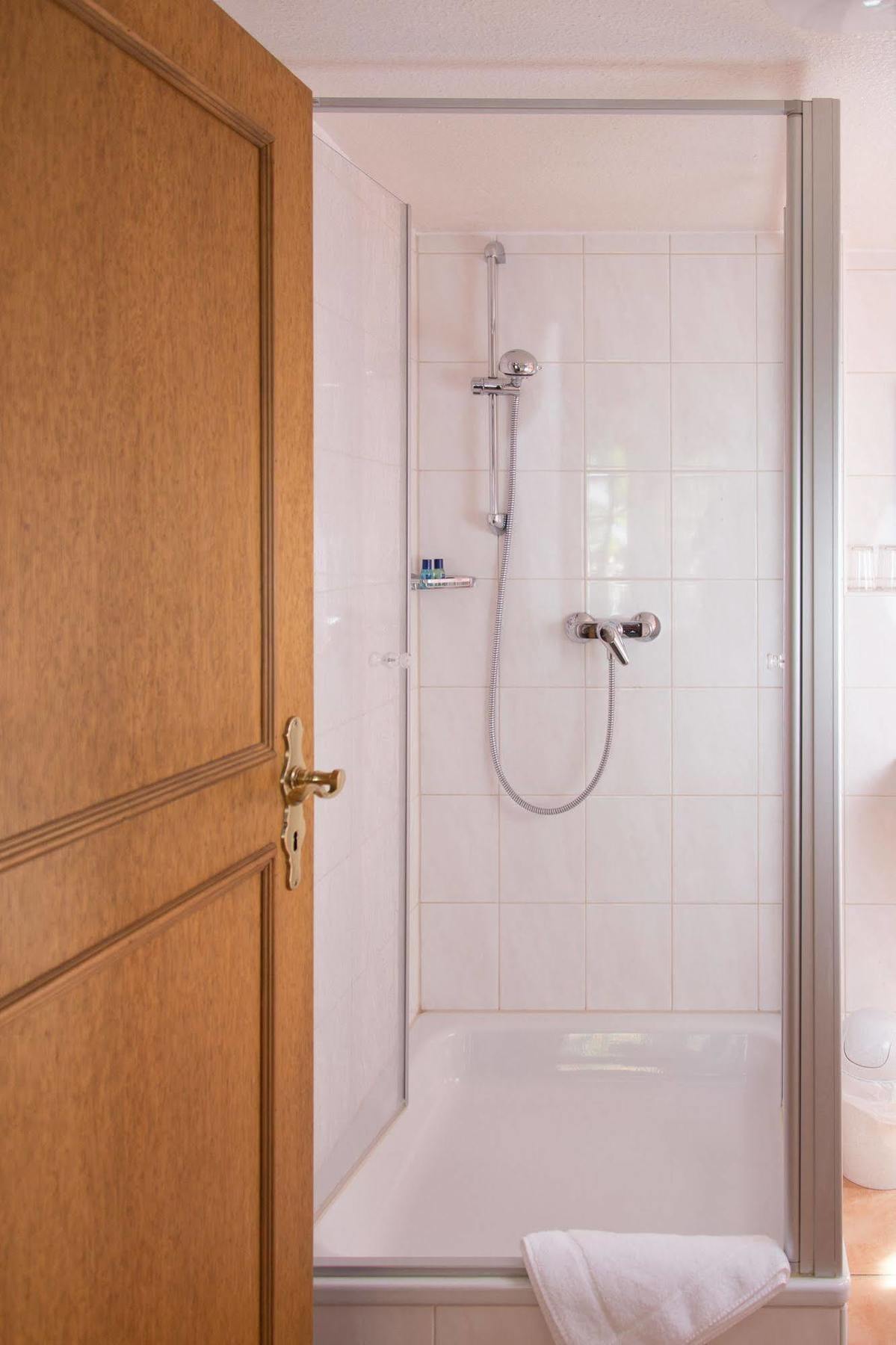 Hotel Doernersches Haus Walldorf  Esterno foto