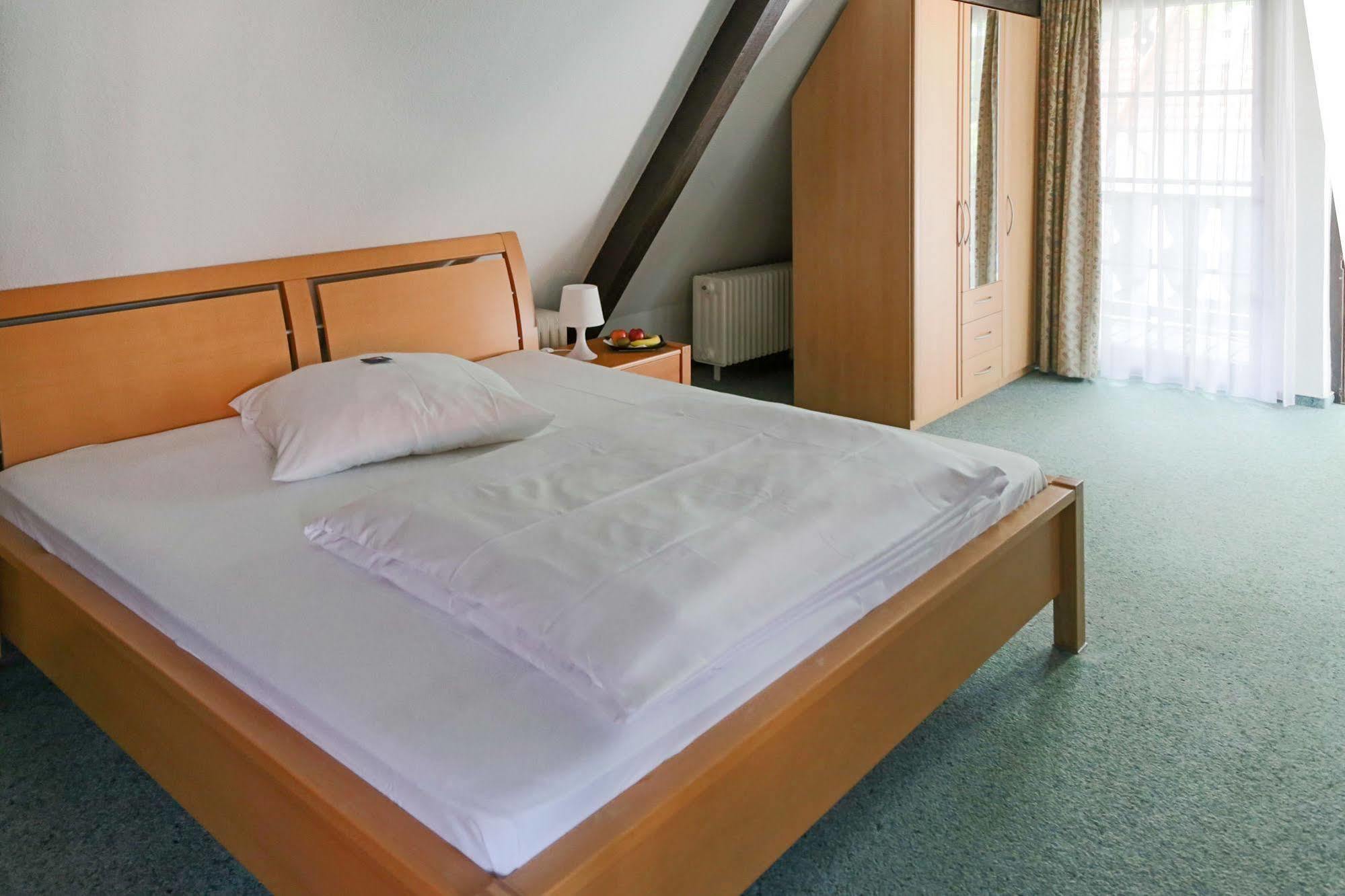Hotel Doernersches Haus Walldorf  Esterno foto