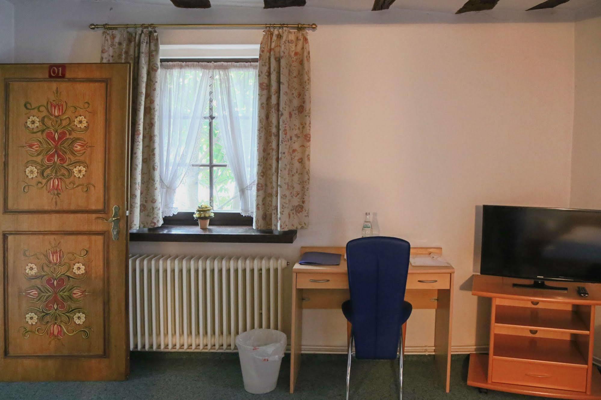 Hotel Doernersches Haus Walldorf  Esterno foto