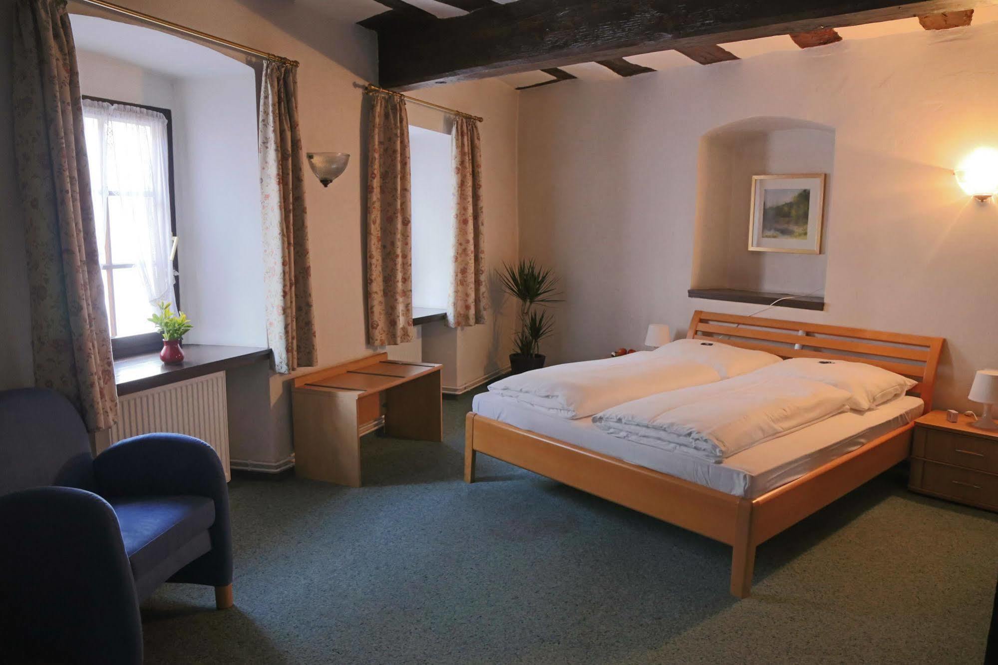 Hotel Doernersches Haus Walldorf  Esterno foto